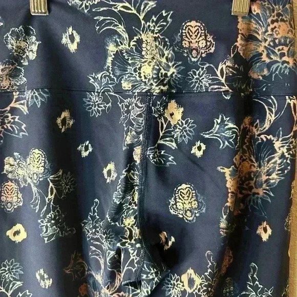 Free People Lose Control Floral Print Leggings Size small NWOT - Picture 6 of 8